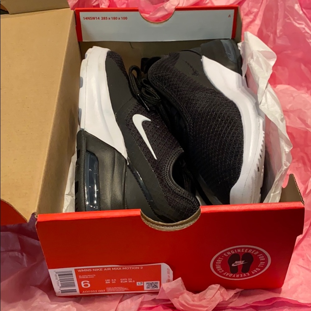 Nike air max motion 2